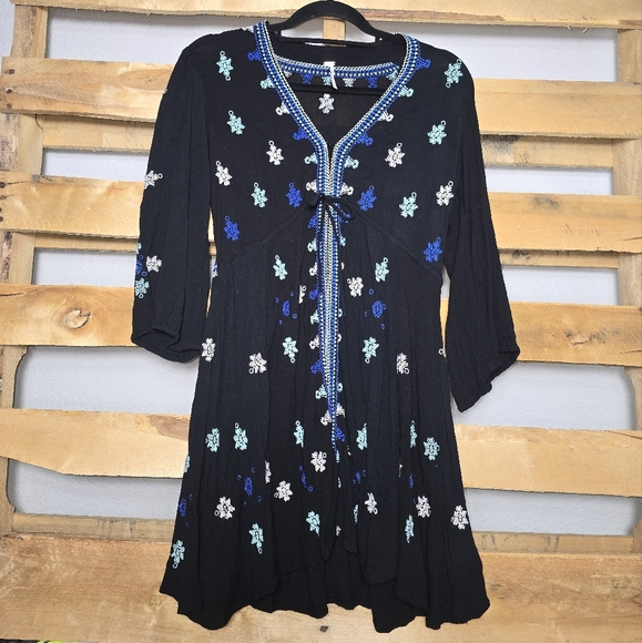 Free People Dresses & Skirts - Free People Black Floral Dress Size:S